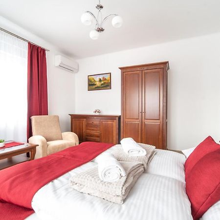 Topaz Apartmanhazak كيستاي المظهر الخارجي الصورة