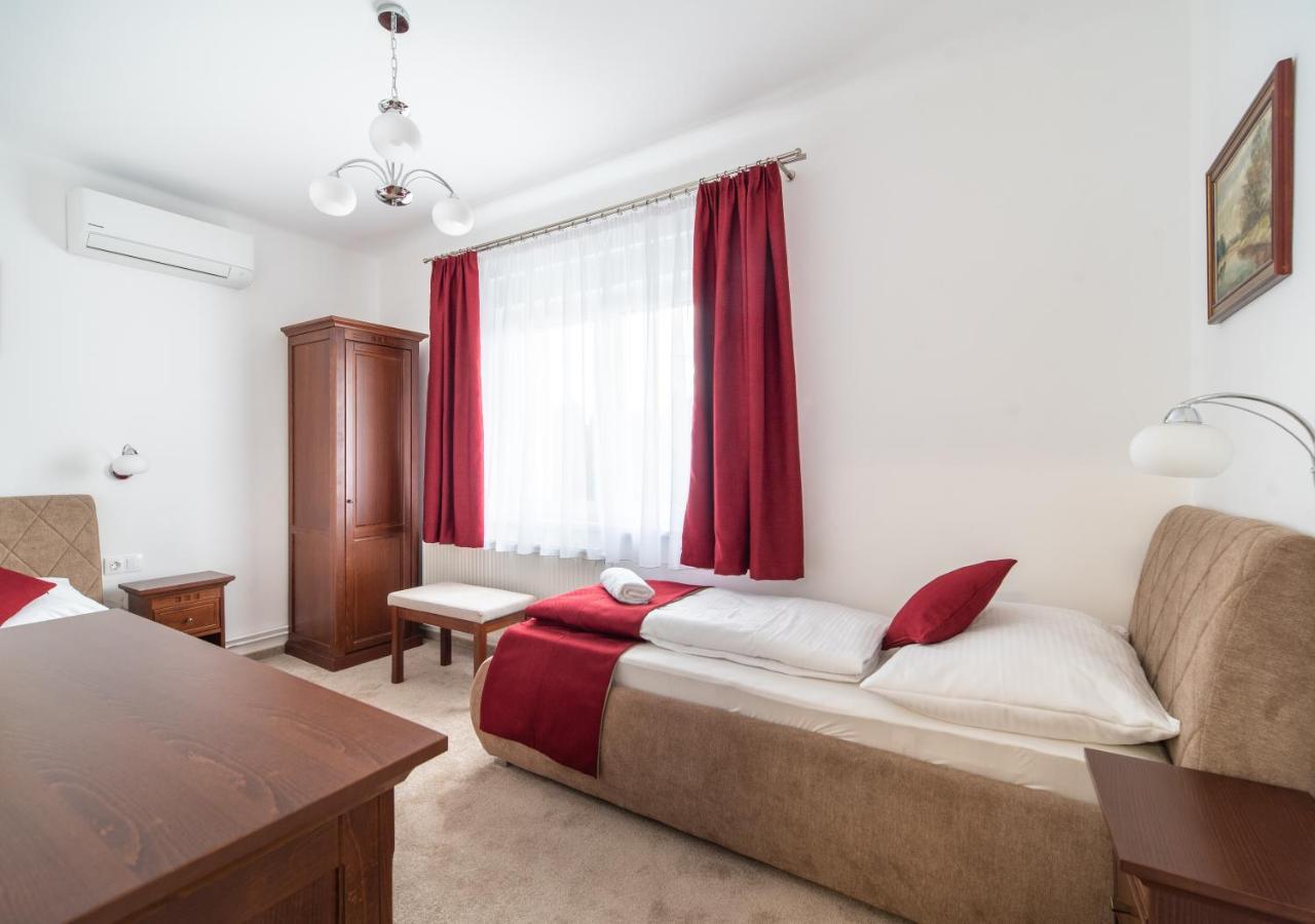 Topaz Apartmanhazak كيستاي المظهر الخارجي الصورة