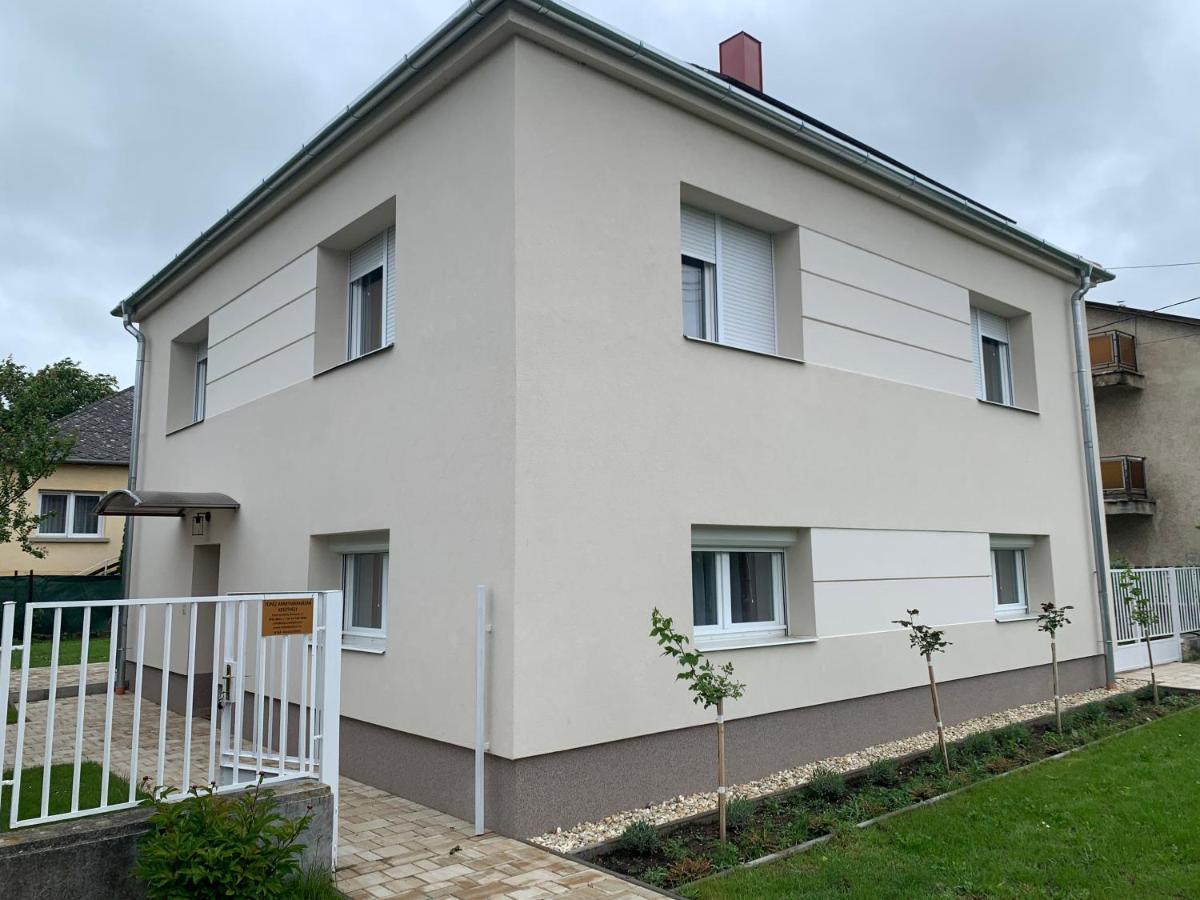 Topaz Apartmanhazak كيستاي المظهر الخارجي الصورة